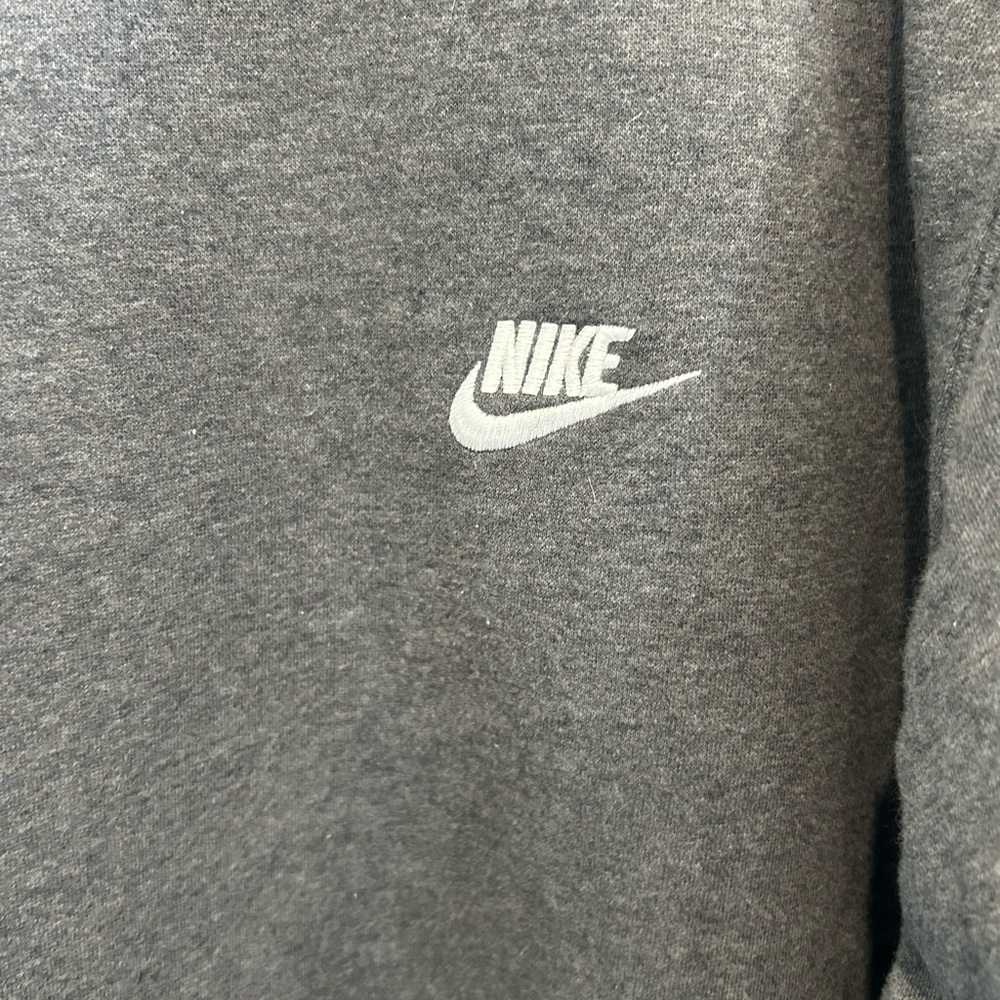 Nike Men's Dark Gray Crewneck Sweatshirt - Picture 3 of 7